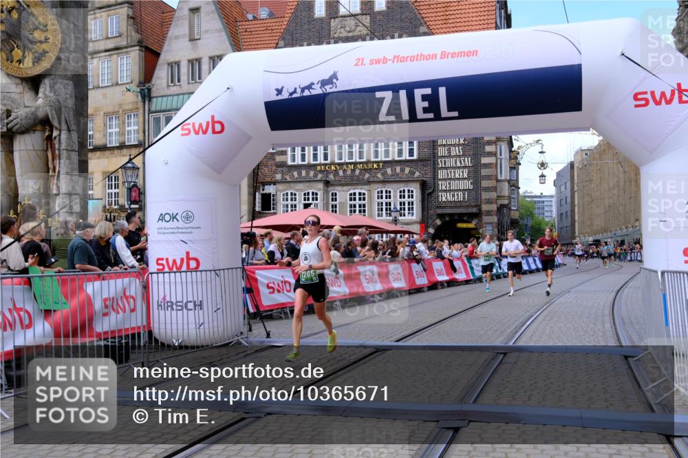 13.09.2026 - 21. swb-Marathon Bremen Tim E. http://msf.ph/oto/10365671 13.09.2026 13:03:15 Ziel 1381, 1862, 6918, 7265, 8319, 8325, 8331, 8756, 9200 meine-sportfotos.de