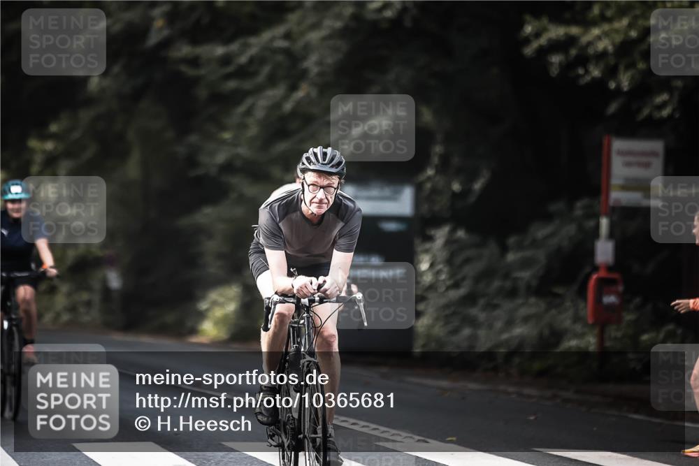 13.09.2026 - Stadtparktriathlon H.Heesch http://msf.ph/oto/10365681 13.09.2026 11:22:46 Radfahren 611, 656, 747, 767 meine-sportfotos.de
