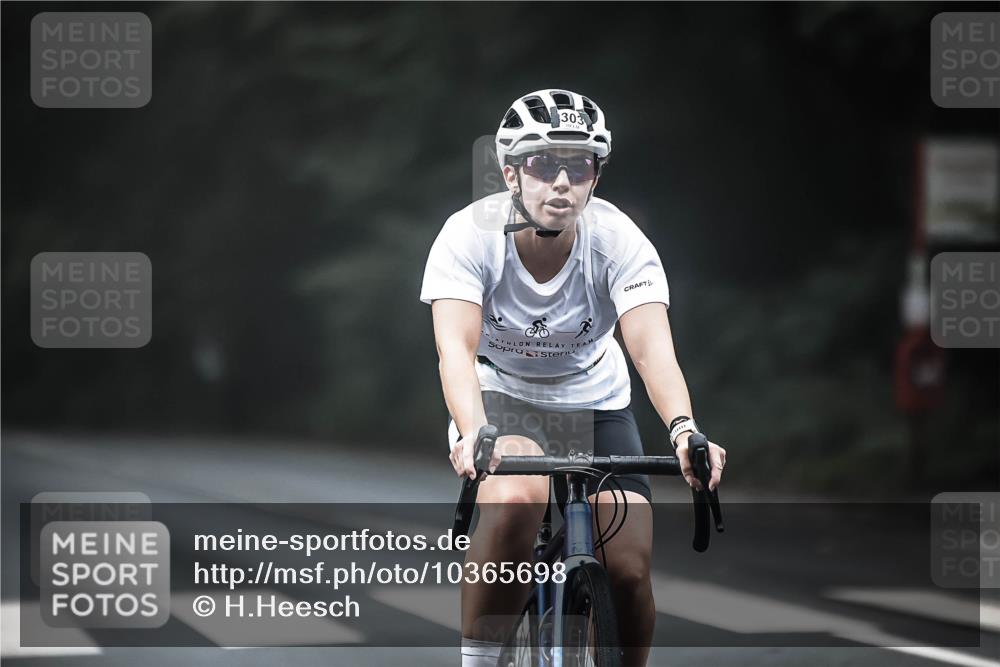 13.09.2026 - Stadtparktriathlon H.Heesch http://msf.ph/oto/10365698 13.09.2026 10:12:41 Radfahren 268, 303 meine-sportfotos.de