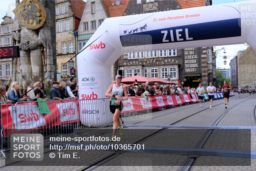 13.09.2026 - 21. swb-Marathon Bremen Tim E. http://msf.ph/oto/10365701 13.09.2026 13:03:15 Ziel 1381, 1862, 6918, 7265, 8319, 8325, 8331, 8756, 9200 meine-sportfotos.de
