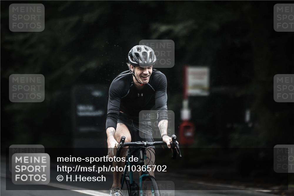 13.09.2026 - Stadtparktriathlon H.Heesch http://msf.ph/oto/10365702 13.09.2026 13:14:08 Radfahren 1198, 1265, 1289, 1343, 1344, 1473 meine-sportfotos.de