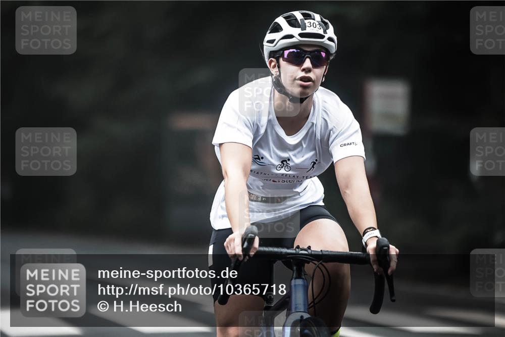 13.09.2026 - Stadtparktriathlon H.Heesch http://msf.ph/oto/10365718 13.09.2026 10:12:41 Radfahren 268, 303 meine-sportfotos.de