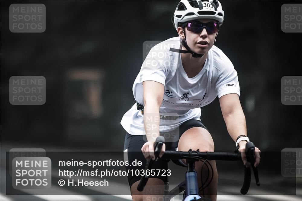 13.09.2026 - Stadtparktriathlon H.Heesch http://msf.ph/oto/10365723 13.09.2026 10:12:41 Radfahren 268, 303 meine-sportfotos.de