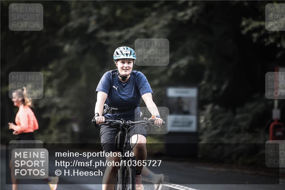 13.09.2026 - Stadtparktriathlon H.Heesch http://msf.ph/oto/10365727 13.09.2026 11:22:49 Radfahren 611, 656, 715, 747, 767 meine-sportfotos.de