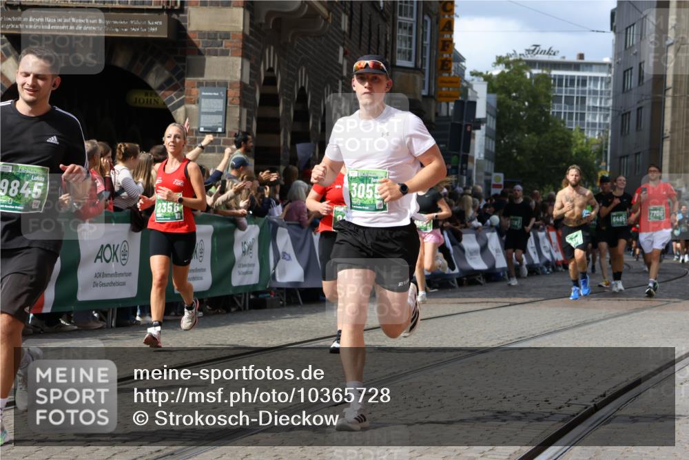 13.09.2026 - 21. swb-Marathon Bremen Strokosch-Dieckow http://msf.ph/oto/10365728 13.09.2026 13:35:29 Ziel 536, 2003, 2366, 2430, 2492, 2625, 3063, 3311, 3916, 4487, 4635, 4985, 5016, 5125, 5647, 6320, 6391, 6403, 6750, 7123, 7405, 7657, 7703, 7750, 7998, 8300, 8328, 9017, 9216, 9526, 9527, 13017, 13018, 13051, 13060, 156, 532, 607, 2356, 3087, 3226, 3704, 3780, 4326, 5308, 5467, 5468, 5586, 5661, 6465, 6466, 6644, 6649, 7597, 7675, 7700, 8816, 9784, 9862, 9887, 9892, 13213 meine-sportfotos.de