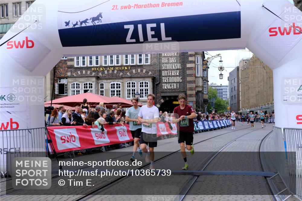 13.09.2026 - 21. swb-Marathon Bremen Tim E. http://msf.ph/oto/10365739 13.09.2026 13:03:18 Ziel 1381, 1862, 6918, 7265, 8319, 8325, 8331, 8756, 9200 meine-sportfotos.de