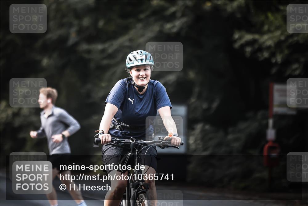 13.09.2026 - Stadtparktriathlon H.Heesch http://msf.ph/oto/10365741 13.09.2026 11:22:49 Radfahren 611, 656, 715, 747, 767 meine-sportfotos.de