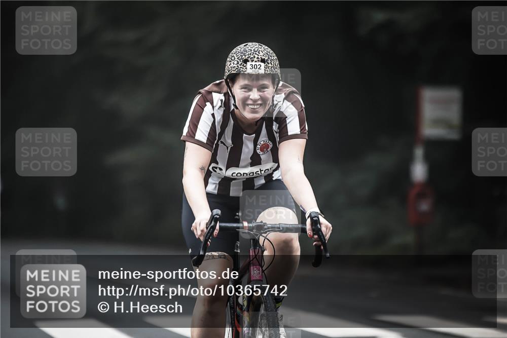 13.09.2026 - Stadtparktriathlon H.Heesch http://msf.ph/oto/10365742 13.09.2026 10:12:48 Radfahren 238, 265, 294, 302 meine-sportfotos.de