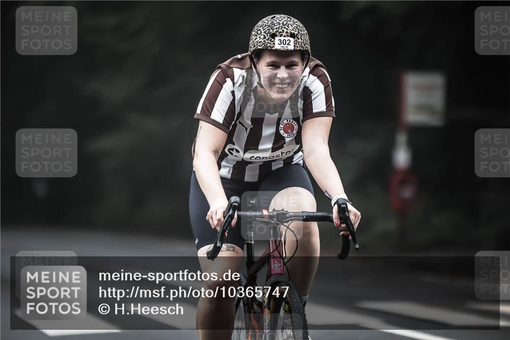 13.09.2026 - Stadtparktriathlon H.Heesch http://msf.ph/oto/10365747 13.09.2026 10:12:48 Radfahren 238, 265, 294, 302 meine-sportfotos.de
