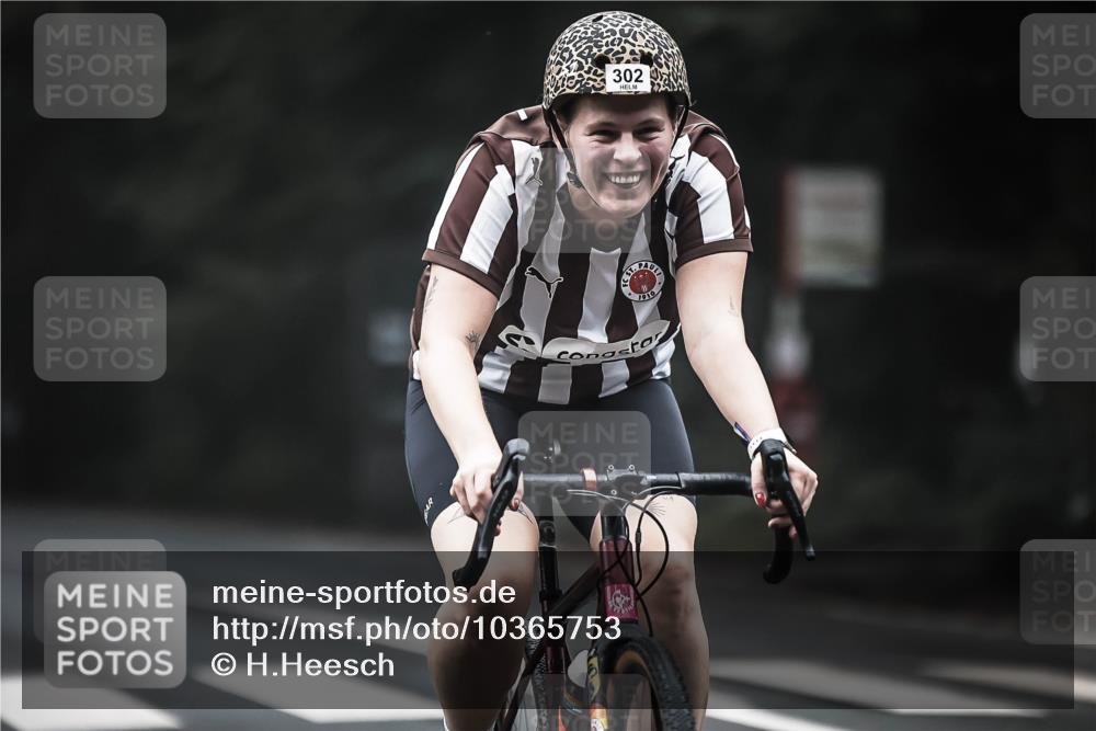 13.09.2026 - Stadtparktriathlon H.Heesch http://msf.ph/oto/10365753 13.09.2026 10:12:49 Radfahren 238, 265, 294, 302 meine-sportfotos.de