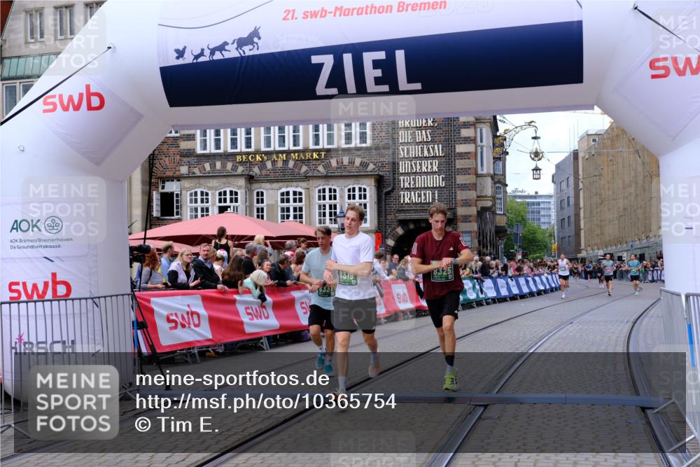 13.09.2026 - 21. swb-Marathon Bremen Tim E. http://msf.ph/oto/10365754 13.09.2026 13:03:18 Ziel 1381, 1862, 6918, 7265, 8319, 8325, 8331, 8756, 9200 meine-sportfotos.de