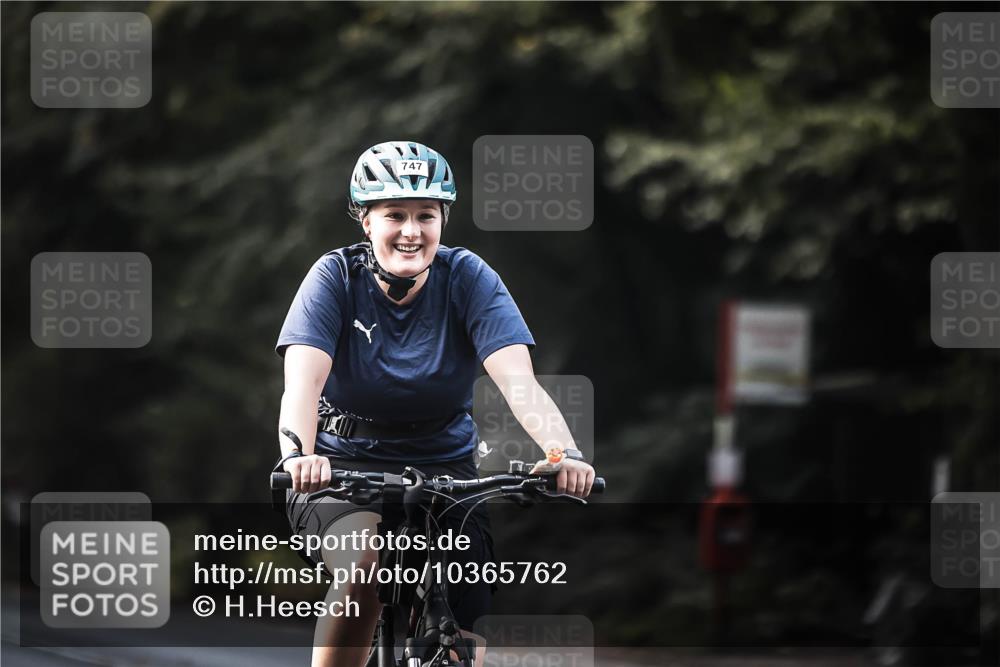 13.09.2026 - Stadtparktriathlon H.Heesch http://msf.ph/oto/10365762 13.09.2026 11:22:49 Radfahren 611, 656, 715, 747, 767 meine-sportfotos.de