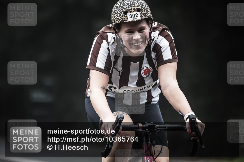 13.09.2026 - Stadtparktriathlon H.Heesch http://msf.ph/oto/10365764 13.09.2026 10:12:49 Radfahren 238, 265, 294, 302 meine-sportfotos.de