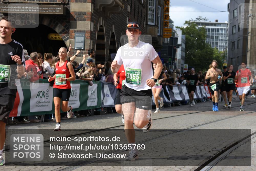 13.09.2026 - 21. swb-Marathon Bremen Strokosch-Dieckow http://msf.ph/oto/10365769 13.09.2026 13:35:29 Ziel 536, 2003, 2366, 2430, 2492, 2625, 3063, 3311, 3916, 4487, 4635, 4985, 5016, 5125, 5647, 6320, 6391, 6403, 6750, 7123, 7405, 7657, 7703, 7750, 7998, 8300, 8328, 9017, 9216, 9526, 9527, 13017, 13018, 13051, 13060, 156, 532, 607, 2356, 3087, 3226, 3704, 3780, 4326, 5308, 5467, 5468, 5586, 5661, 6465, 6466, 6644, 6649, 7597, 7675, 7700, 8816, 9784, 9862, 9887, 9892, 13213 meine-sportfotos.de