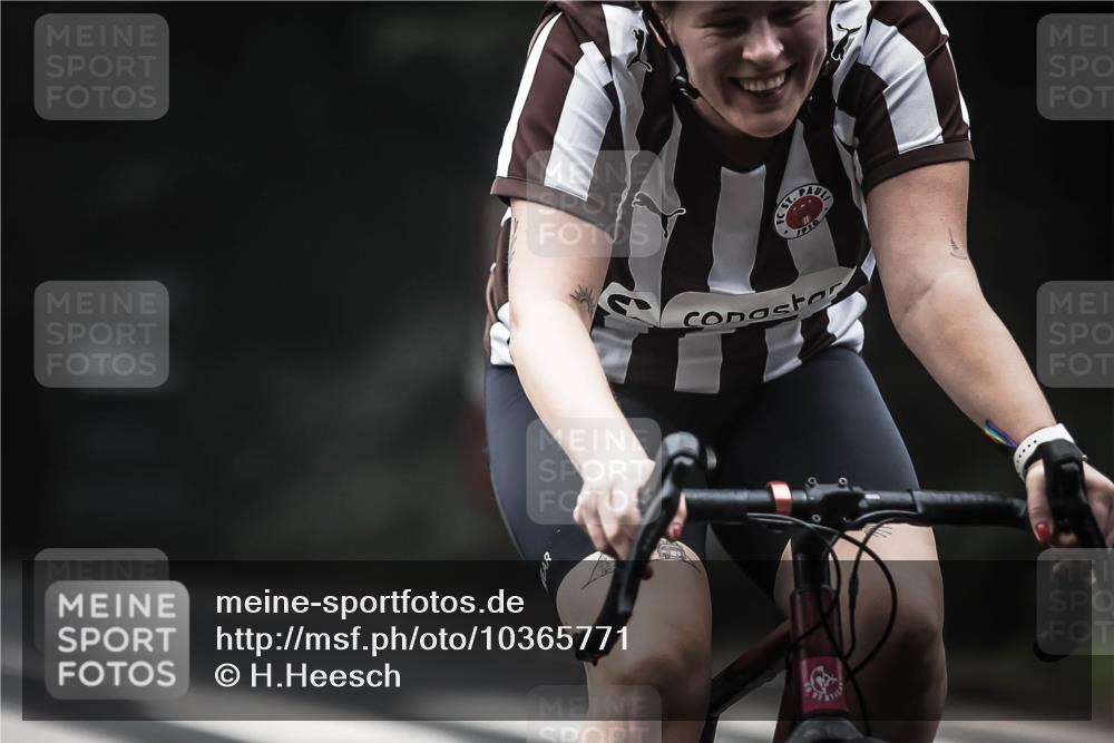 13.09.2026 - Stadtparktriathlon H.Heesch http://msf.ph/oto/10365771 13.09.2026 10:12:49 Radfahren 238, 265, 294, 302 meine-sportfotos.de