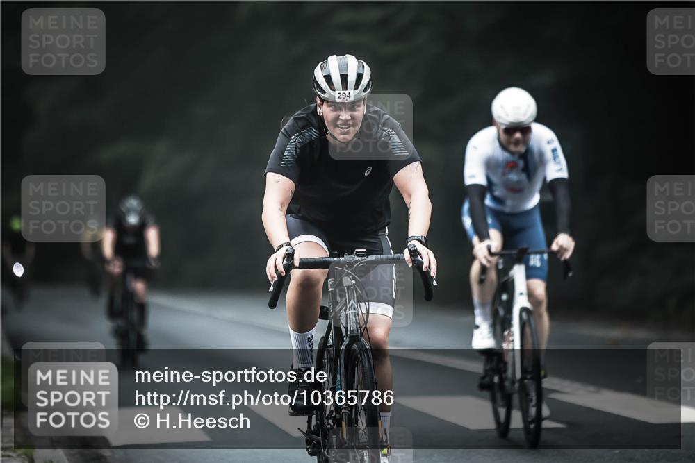 13.09.2026 - Stadtparktriathlon H.Heesch http://msf.ph/oto/10365786 13.09.2026 10:12:51 Radfahren 238, 265, 294, 302 meine-sportfotos.de