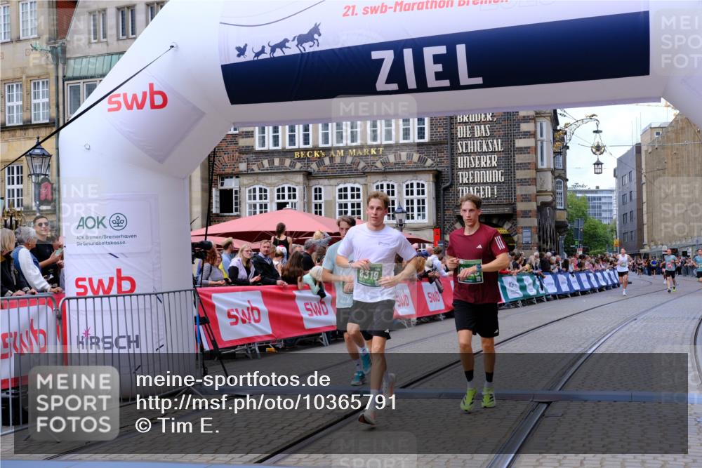 13.09.2026 - 21. swb-Marathon Bremen Tim E. http://msf.ph/oto/10365791 13.09.2026 13:03:18 Ziel 1381, 1862, 6918, 7265, 8319, 8325, 8331, 8756, 9200 meine-sportfotos.de