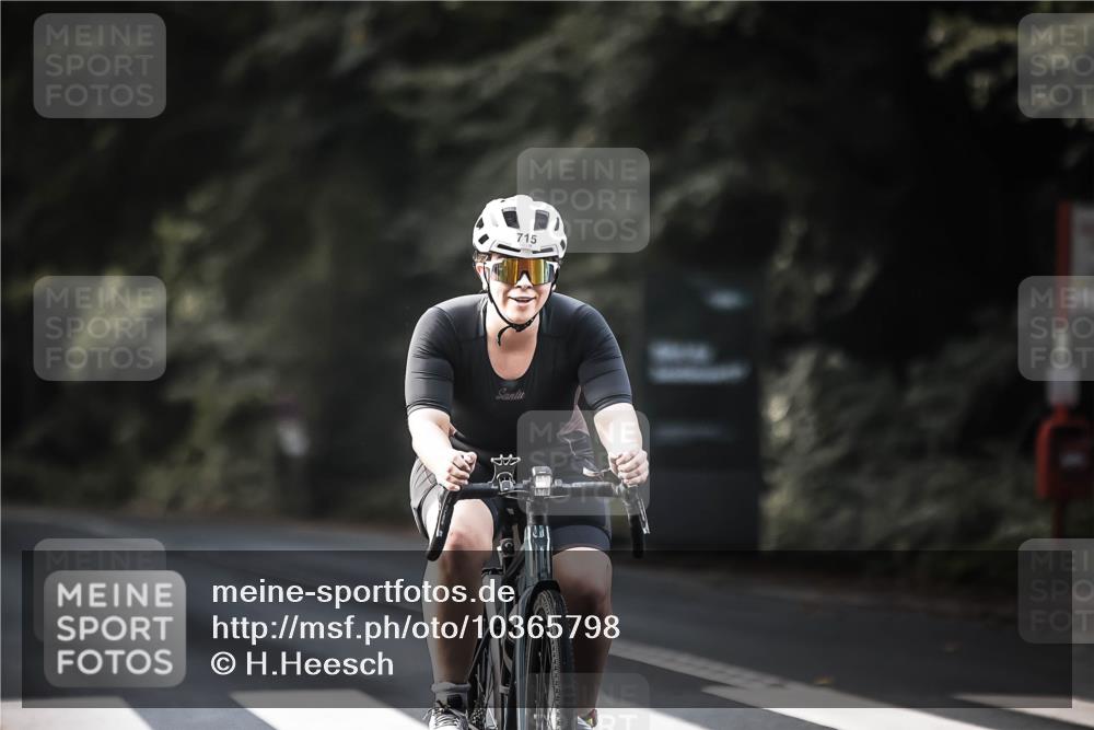 13.09.2026 - Stadtparktriathlon H.Heesch http://msf.ph/oto/10365798 13.09.2026 11:22:55 Radfahren 715, 732, 747 meine-sportfotos.de
