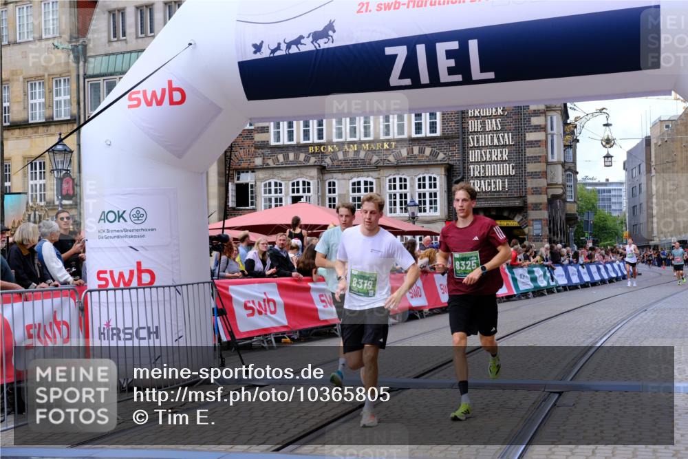13.09.2026 - 21. swb-Marathon Bremen Tim E. http://msf.ph/oto/10365805 13.09.2026 13:03:18 Ziel 1381, 1862, 6918, 7265, 8319, 8325, 8331, 8756, 9200 meine-sportfotos.de