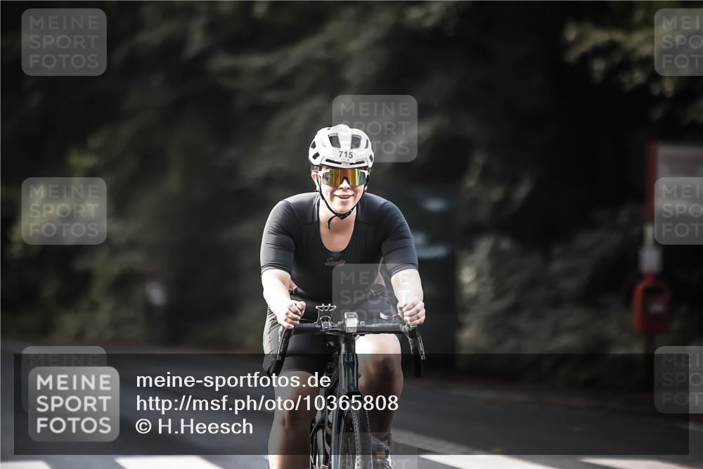 13.09.2026 - Stadtparktriathlon H.Heesch http://msf.ph/oto/10365808 13.09.2026 11:22:56 Radfahren 715, 732 meine-sportfotos.de