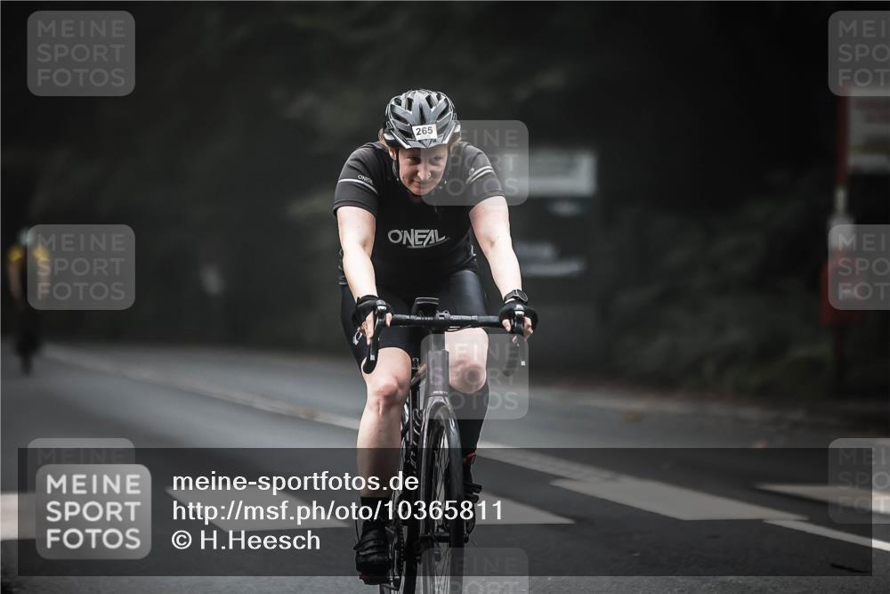 13.09.2026 - Stadtparktriathlon H.Heesch http://msf.ph/oto/10365811 13.09.2026 10:12:54 Radfahren 238, 265, 294, 302, 310 meine-sportfotos.de