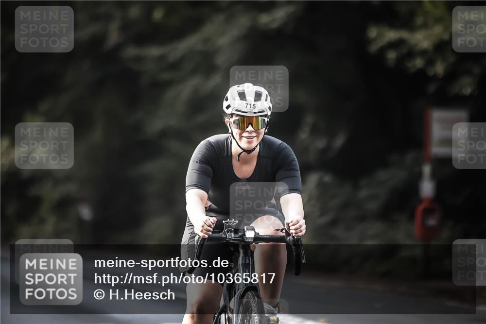 13.09.2026 - Stadtparktriathlon H.Heesch http://msf.ph/oto/10365817 13.09.2026 11:22:56 Radfahren 715, 732 meine-sportfotos.de