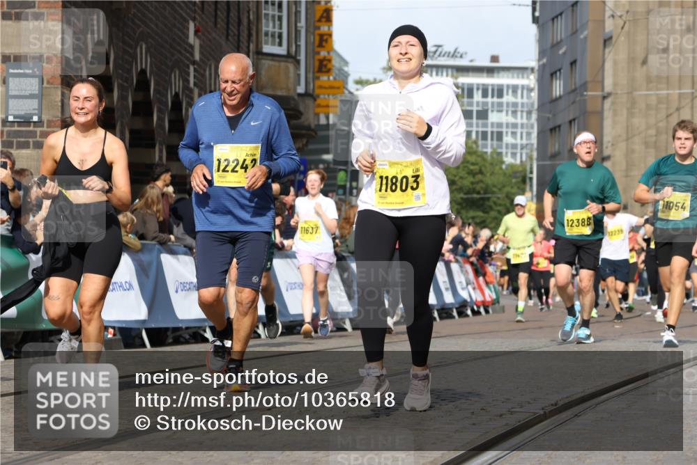 13.09.2026 - 21. swb-Marathon Bremen Strokosch-Dieckow http://msf.ph/oto/10365818 13.09.2026 10:59:58 Ziel 10147, 10355, 10669, 10745, 10928, 10929, 11056, 11089, 11151, 11194, 11207, 11419, 11501, 11519, 11594, 11803, 12138, 12295, 12480, 12481, 12527, 10758, 11071, 11158, 11159, 11160, 11250, 11259, 11445, 11453, 11524, 11525, 11528, 11587, 11588, 11589, 11907, 12123, 12274, 12352 meine-sportfotos.de