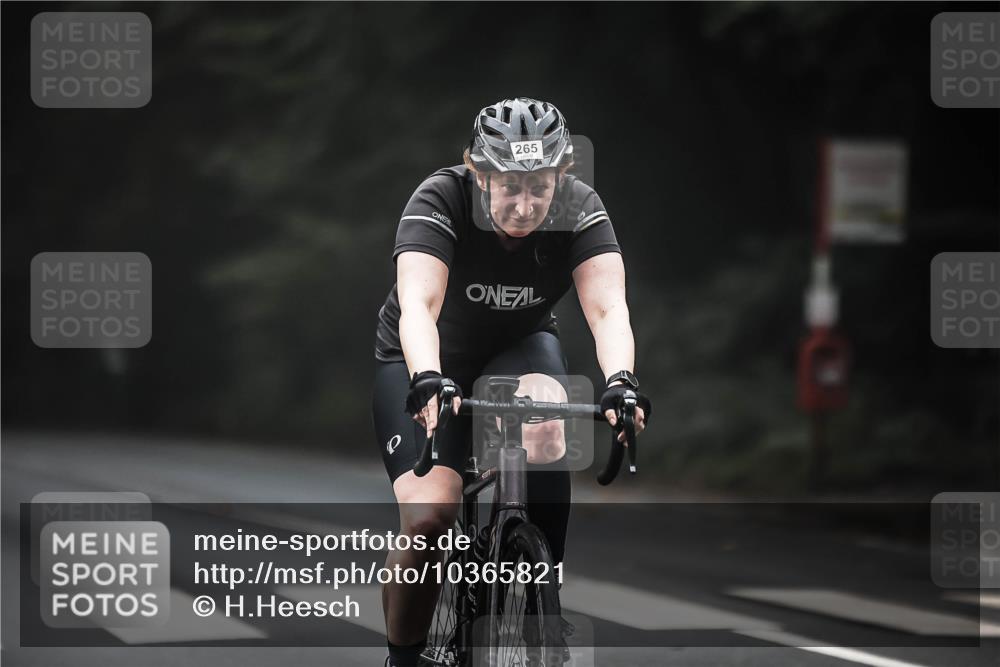 13.09.2026 - Stadtparktriathlon H.Heesch http://msf.ph/oto/10365821 13.09.2026 10:12:54 Radfahren 238, 265, 294, 302, 310 meine-sportfotos.de