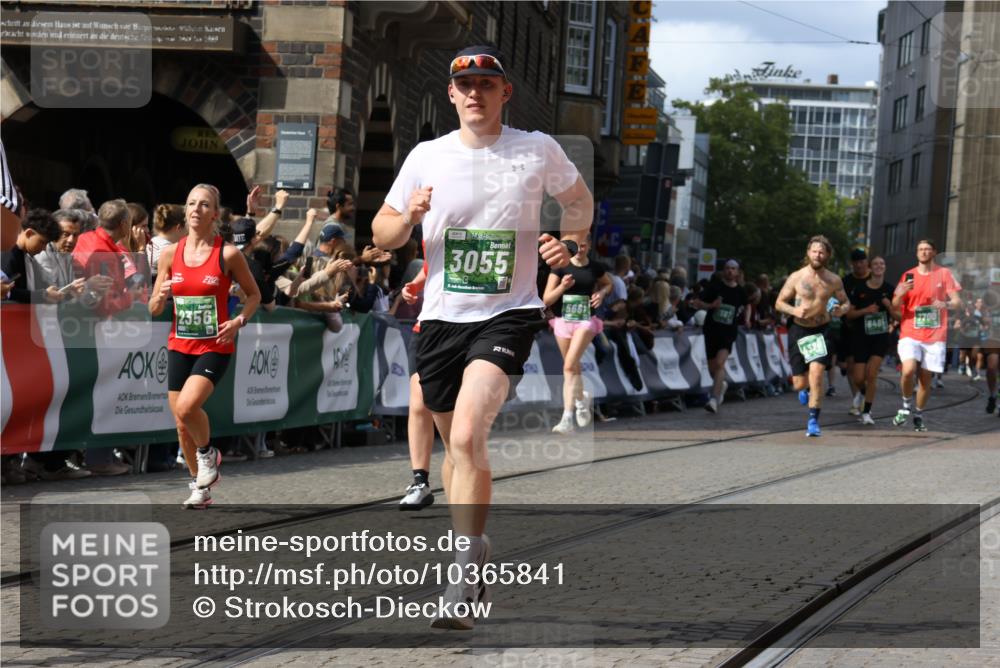 13.09.2026 - 21. swb-Marathon Bremen Strokosch-Dieckow http://msf.ph/oto/10365841 13.09.2026 13:35:29 Ziel 536, 2003, 2366, 2430, 2492, 2625, 3063, 3311, 3916, 4487, 4635, 4985, 5016, 5125, 5647, 6320, 6391, 6403, 6750, 7123, 7405, 7657, 7703, 7750, 7998, 8300, 8328, 9017, 9216, 9526, 9527, 13017, 13018, 13051, 13060, 156, 532, 607, 2356, 3087, 3226, 3704, 3780, 4326, 5308, 5467, 5468, 5586, 5661, 6465, 6466, 6644, 6649, 7597, 7675, 7700, 8816, 9784, 9862, 9887, 9892, 13213 meine-sportfotos.de