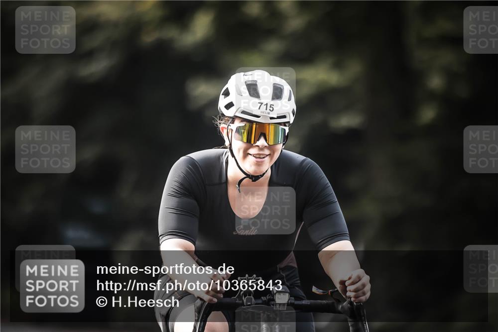 13.09.2026 - Stadtparktriathlon H.Heesch http://msf.ph/oto/10365843 13.09.2026 11:22:56 Radfahren 715, 732 meine-sportfotos.de