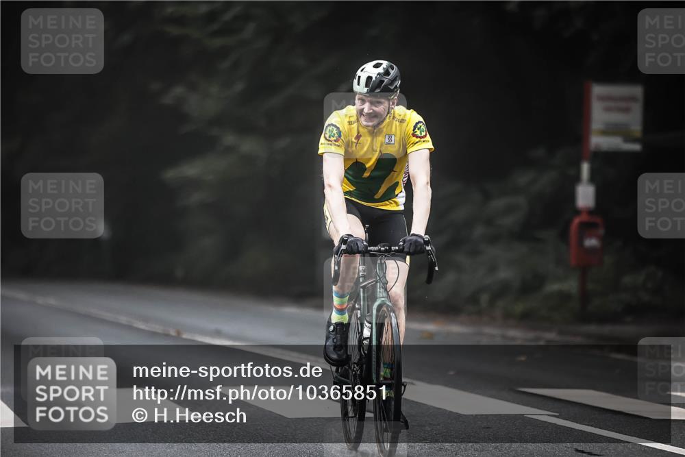 13.09.2026 - Stadtparktriathlon H.Heesch http://msf.ph/oto/10365851 13.09.2026 10:12:59 Radfahren 265, 310, 336 meine-sportfotos.de