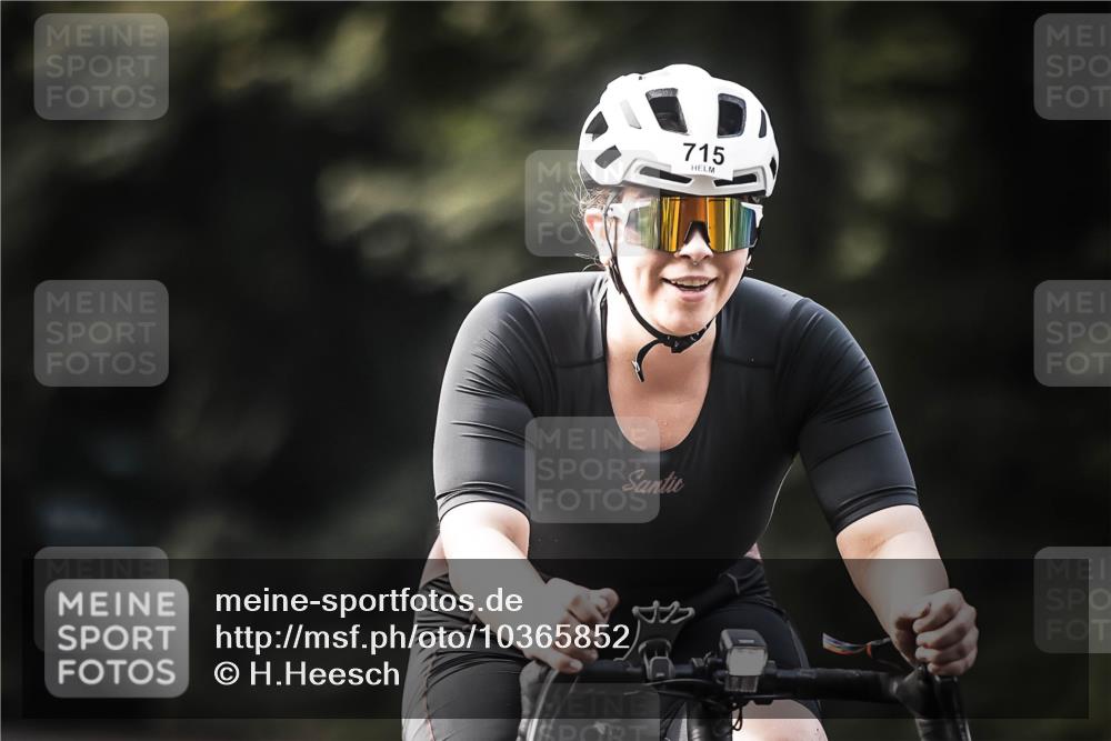 13.09.2026 - Stadtparktriathlon H.Heesch http://msf.ph/oto/10365852 13.09.2026 11:22:56 Radfahren 715, 732 meine-sportfotos.de