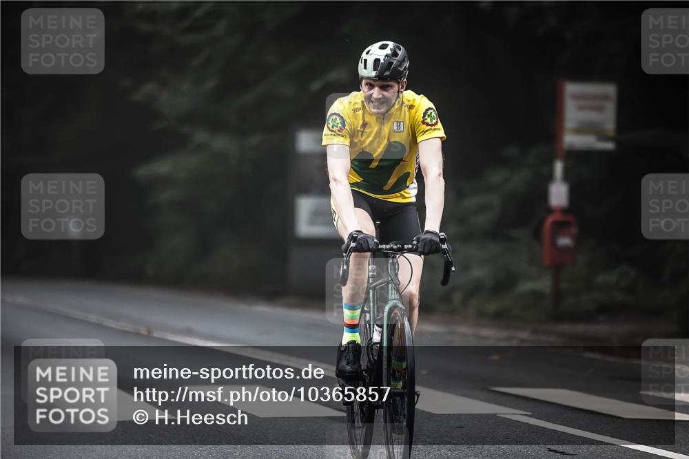 13.09.2026 - Stadtparktriathlon H.Heesch http://msf.ph/oto/10365857 13.09.2026 10:12:59 Radfahren 265, 310, 336 meine-sportfotos.de