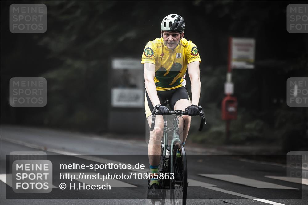 13.09.2026 - Stadtparktriathlon H.Heesch http://msf.ph/oto/10365863 13.09.2026 10:12:59 Radfahren 265, 310, 336 meine-sportfotos.de