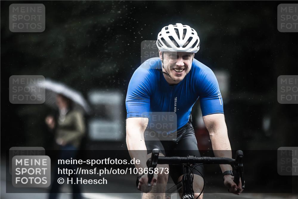 13.09.2026 - Stadtparktriathlon H.Heesch http://msf.ph/oto/10365873 13.09.2026 13:14:17 Radfahren 1343, 1344, 1353, 1406 meine-sportfotos.de