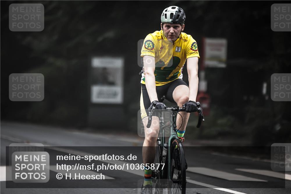 13.09.2026 - Stadtparktriathlon H.Heesch http://msf.ph/oto/10365877 13.09.2026 10:12:59 Radfahren 265, 310, 336 meine-sportfotos.de