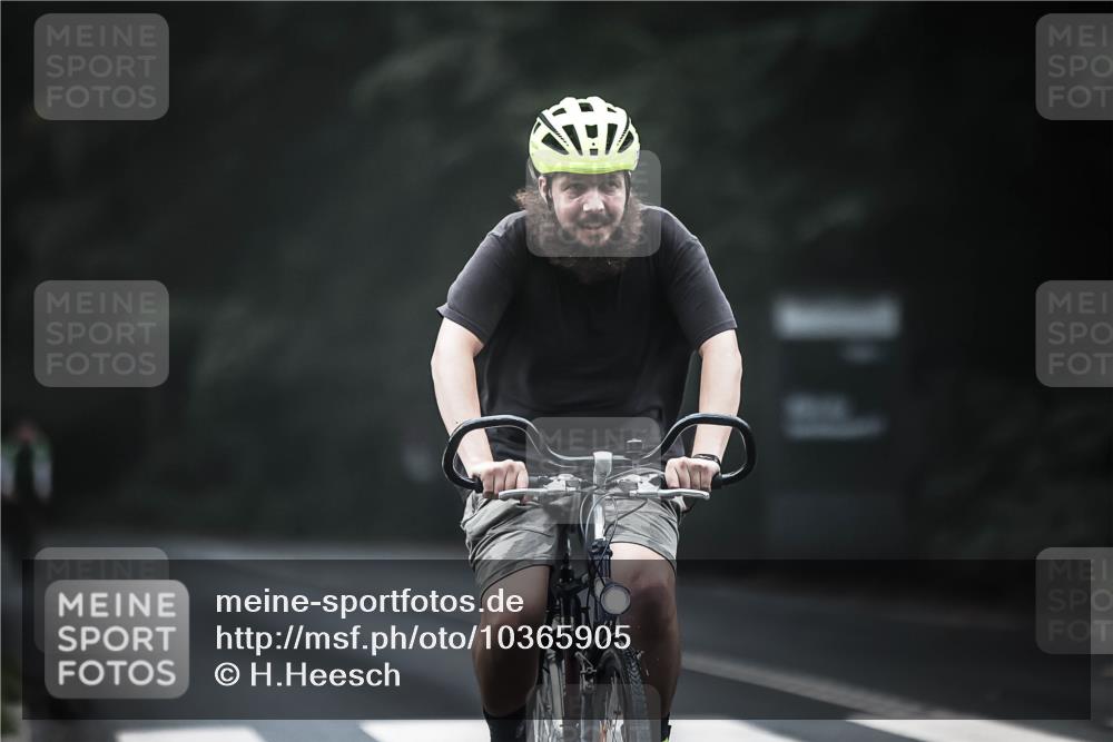 13.09.2026 - Stadtparktriathlon H.Heesch http://msf.ph/oto/10365905 13.09.2026 10:13:02 Radfahren 310, 336 meine-sportfotos.de
