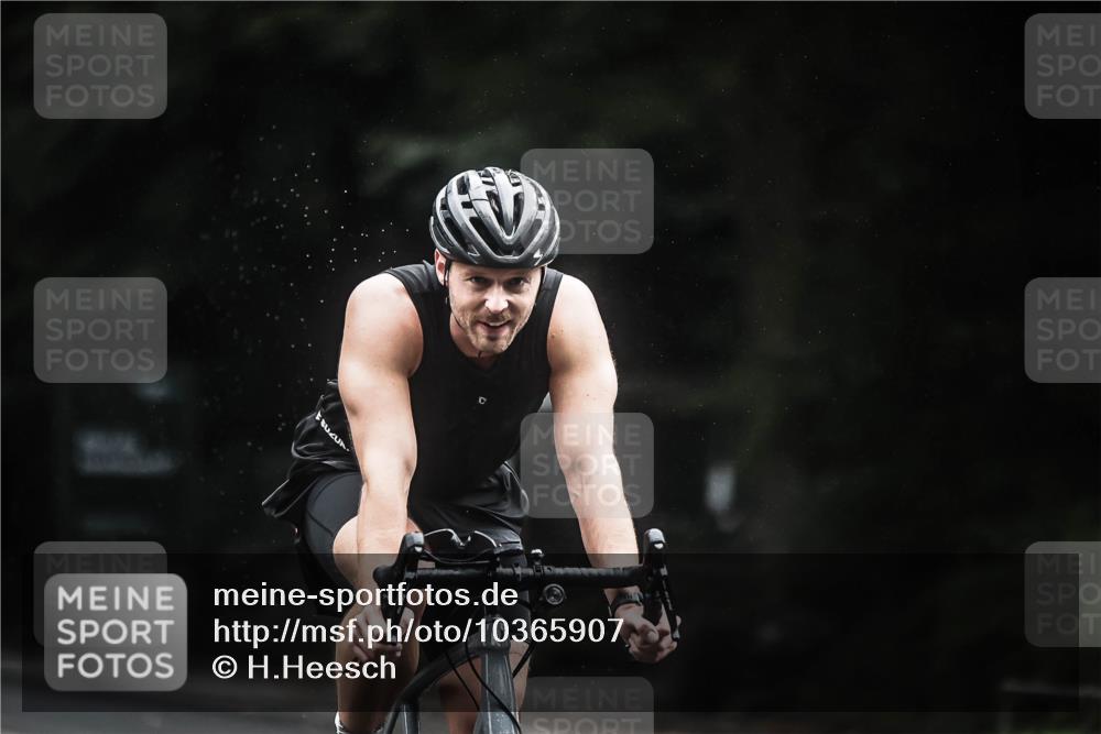 13.09.2026 - Stadtparktriathlon H.Heesch http://msf.ph/oto/10365907 13.09.2026 13:14:22 Radfahren 1202, 1353, 1406, 1414 meine-sportfotos.de