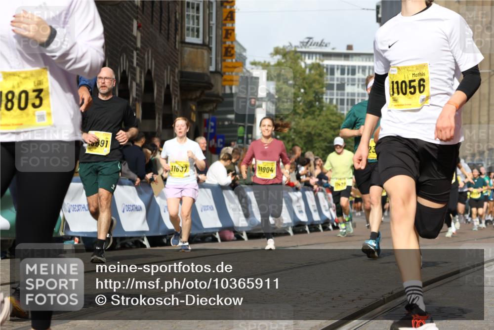 13.09.2026 - 21. swb-Marathon Bremen Strokosch-Dieckow http://msf.ph/oto/10365911 13.09.2026 10:59:59 Ziel 10147, 10236, 10355, 10669, 10745, 10928, 10929, 11056, 11089, 11151, 11194, 11207, 11419, 11501, 11519, 11594, 11803, 12138, 12295, 12480, 12481, 12527, 10758, 11016, 11071, 11158, 11159, 11160, 11259, 11453, 11524, 11525, 11528, 11587, 11588, 11589, 11907, 12123, 12274, 12352 meine-sportfotos.de