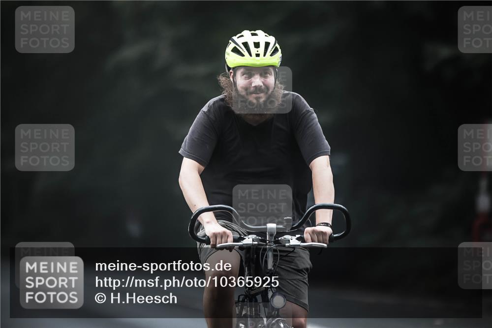 13.09.2026 - Stadtparktriathlon H.Heesch http://msf.ph/oto/10365925 13.09.2026 10:13:02 Radfahren 310, 336 meine-sportfotos.de