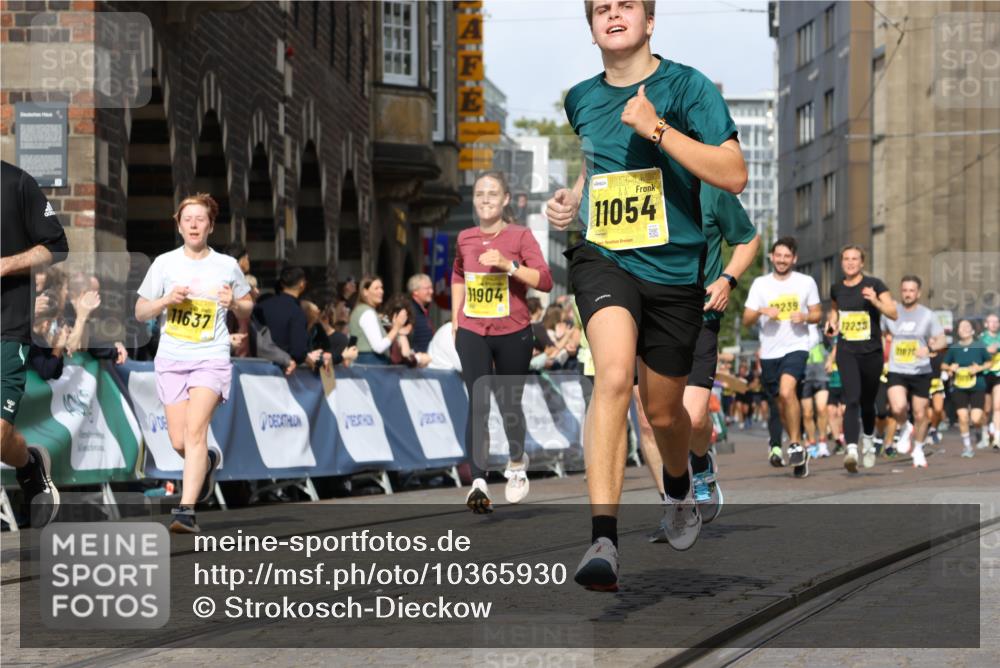 13.09.2026 - 21. swb-Marathon Bremen Strokosch-Dieckow http://msf.ph/oto/10365930 13.09.2026 11:00:01 Ziel 10147, 10236, 10355, 10669, 10745, 10928, 10929, 11054, 11056, 11089, 11194, 11207, 11419, 11501, 11519, 11594, 11803, 12138, 12242, 12243, 12480, 12481, 12527, 10758, 11016, 11158, 11159, 11160, 11259, 11453, 11524, 11525, 11528, 11587, 11588, 11589, 11907, 12123, 12190, 12274, 12352 meine-sportfotos.de