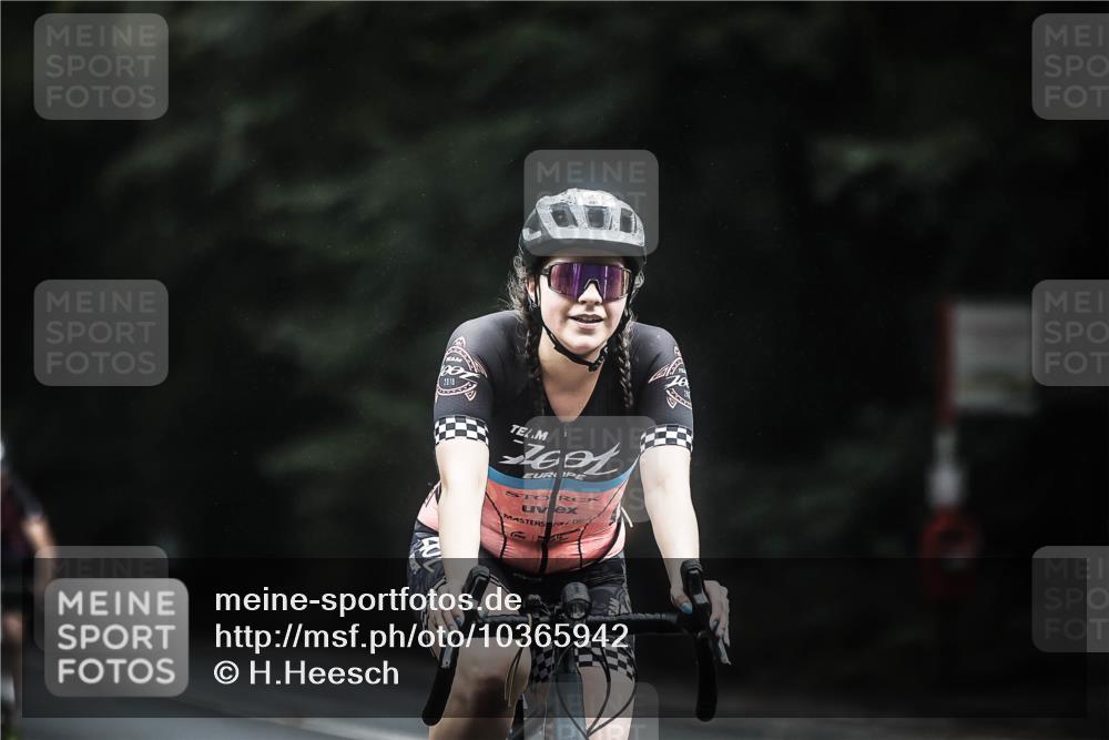 13.09.2026 - Stadtparktriathlon H.Heesch http://msf.ph/oto/10365942 13.09.2026 13:14:28 Radfahren 1202, 1341, 1414, 1453 meine-sportfotos.de