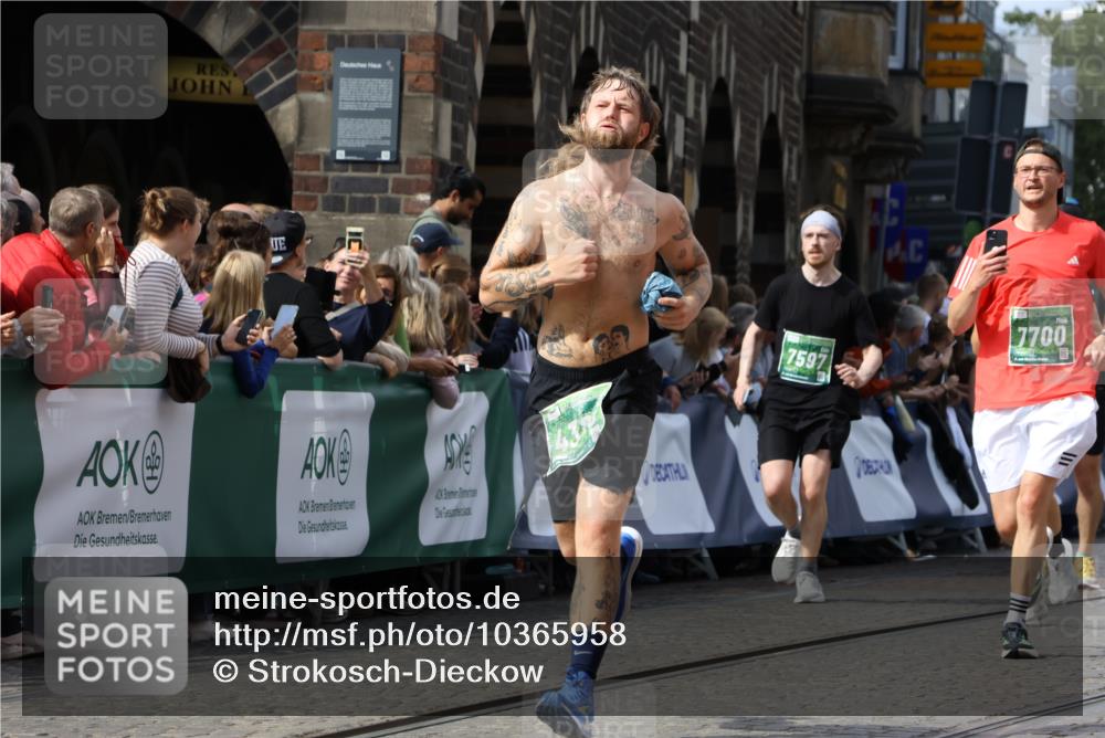 13.09.2026 - 21. swb-Marathon Bremen Strokosch-Dieckow http://msf.ph/oto/10365958 13.09.2026 13:35:32 Ziel 536, 1150, 2003, 2366, 2492, 2625, 2866, 3063, 3311, 3916, 4062, 4487, 4635, 4985, 5016, 5125, 5647, 6320, 6391, 6403, 6750, 6837, 7123, 7305, 7405, 7657, 7703, 7750, 7998, 8300, 8328, 8773, 9017, 9216, 9526, 9527, 13051, 13060, 156, 532, 607, 3087, 3226, 3704, 3780, 3857, 4326, 5308, 5467, 5468, 5584, 5586, 6465, 6466, 6644, 6649, 7235, 7597, 7675, 7700, 8816, 9784, 9862, 9892, 13121, 13213 meine-sportfotos.de