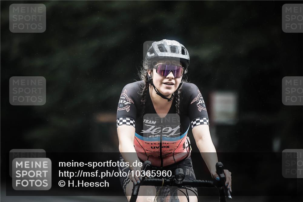 13.09.2026 - Stadtparktriathlon H.Heesch http://msf.ph/oto/10365960 13.09.2026 13:14:28 Radfahren 1202, 1341, 1414, 1453 meine-sportfotos.de