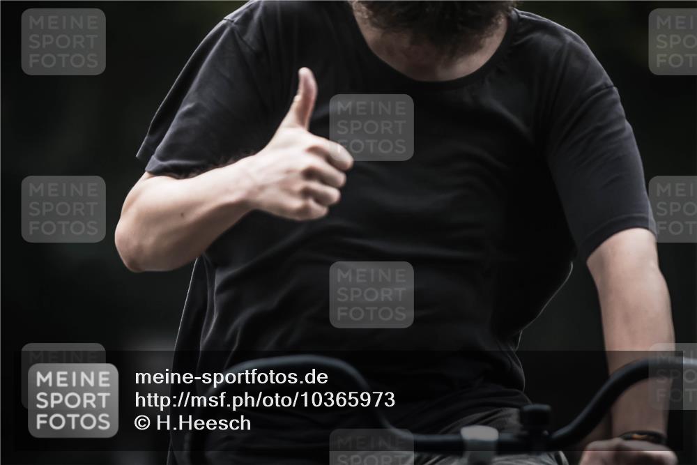 13.09.2026 - Stadtparktriathlon H.Heesch http://msf.ph/oto/10365973 13.09.2026 10:13:03 Radfahren 297, 310, 336 meine-sportfotos.de