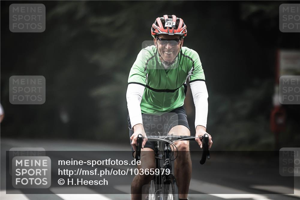 13.09.2026 - Stadtparktriathlon H.Heesch http://msf.ph/oto/10365979 13.09.2026 10:13:09 Radfahren 252, 297 meine-sportfotos.de