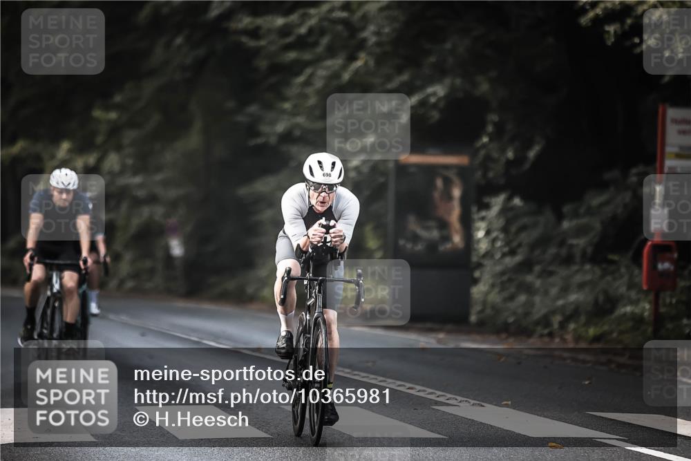 13.09.2026 - Stadtparktriathlon H.Heesch http://msf.ph/oto/10365981 13.09.2026 11:23:06 Radfahren 632, 634, 698, 732, 807 meine-sportfotos.de