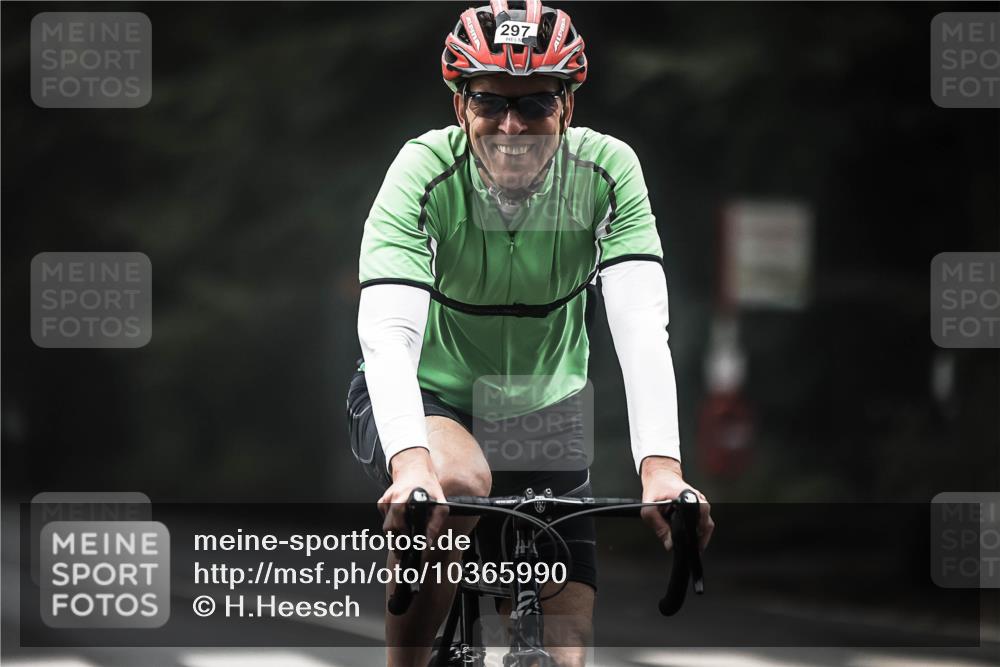 13.09.2026 - Stadtparktriathlon H.Heesch http://msf.ph/oto/10365990 13.09.2026 10:13:10 Radfahren 252, 297 meine-sportfotos.de