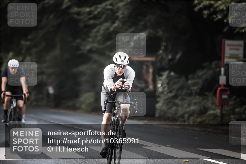 13.09.2026 - Stadtparktriathlon H.Heesch http://msf.ph/oto/10365991 13.09.2026 11:23:06 Radfahren 632, 634, 698, 732, 807 meine-sportfotos.de
