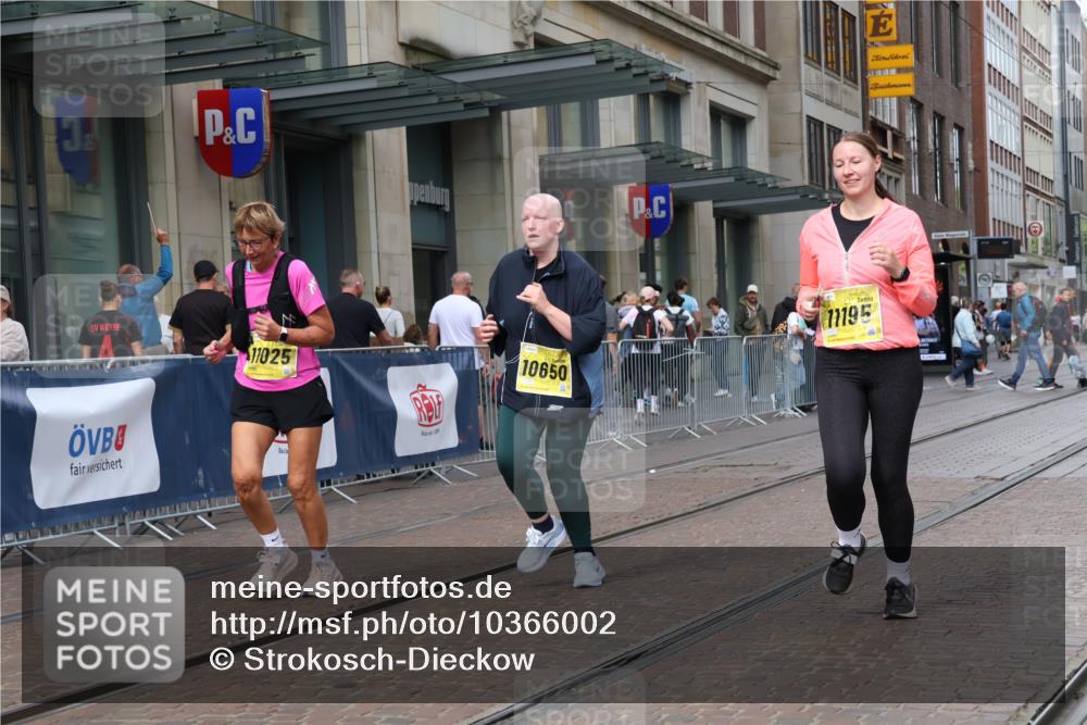 13.09.2026 - 21. swb-Marathon Bremen Strokosch-Dieckow http://msf.ph/oto/10366002 13.09.2026 11:30:20 Ziel 10650, 11025, 11195, 12535 meine-sportfotos.de